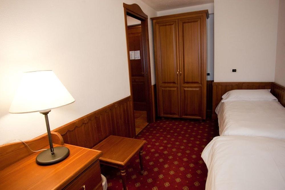Residence Le Grand Chalet Courmayeur Bagian luar foto