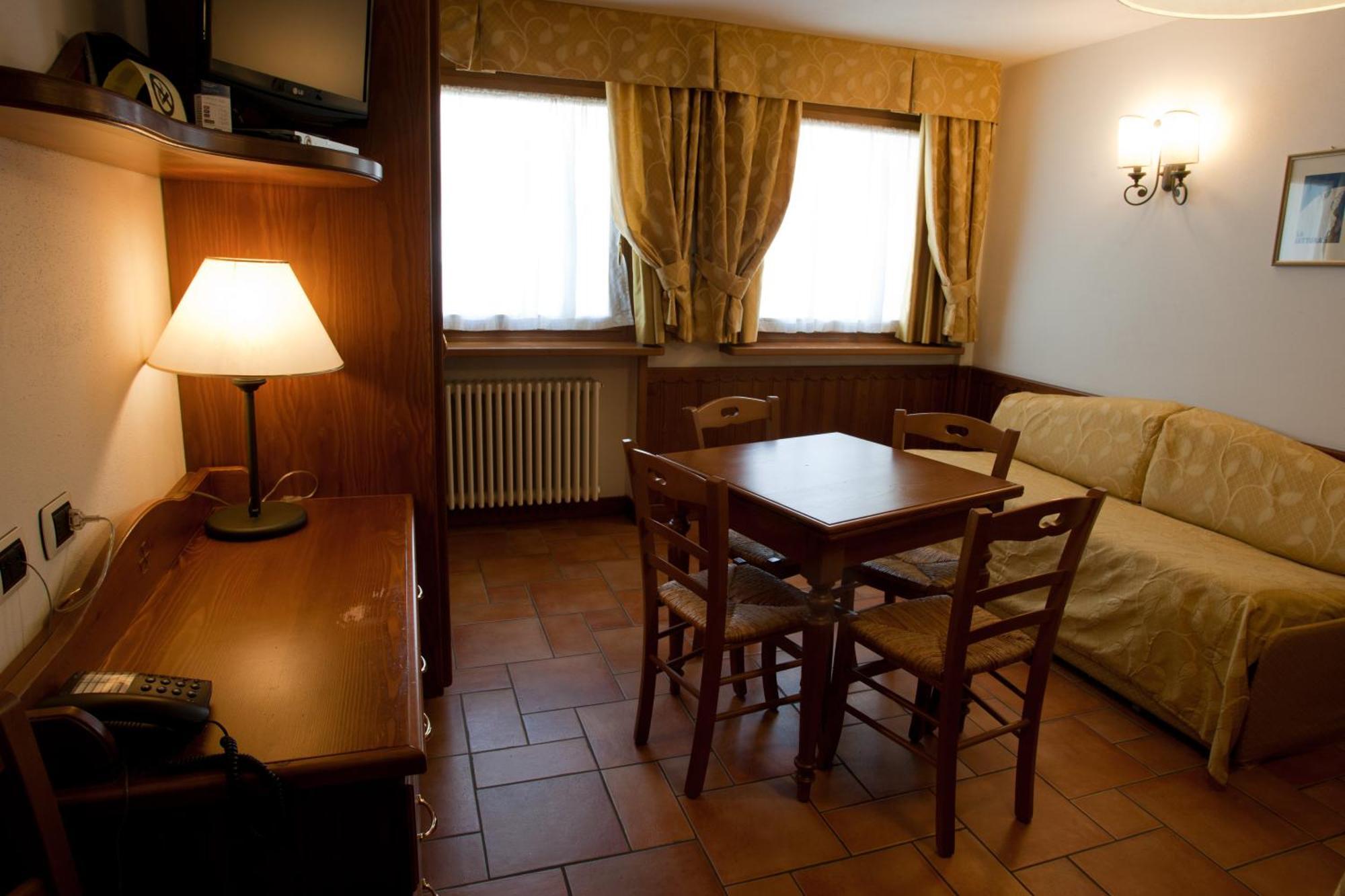 Residence Le Grand Chalet Courmayeur Bagian luar foto